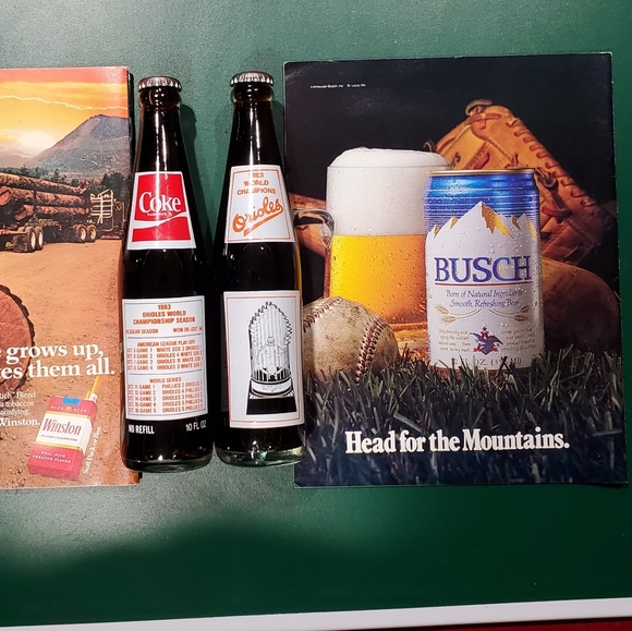 Baltimore Orioles 2programs & 2 1983 coke bottles - Picture 4 of 6